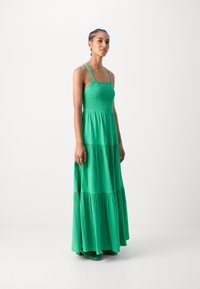 Scotch & Soda DRESS WITH SMOCK DETAIL - Robe longue - scuba green