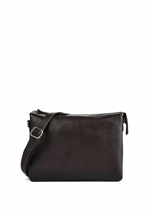 Bolso bandolera de cuero marrón oscuro con correa ajustable y cierre de cremallera, superficie lisa texturizada, forma rectangular.