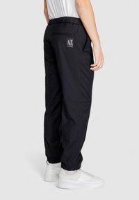 Armani Exchange Pantalon classique - black