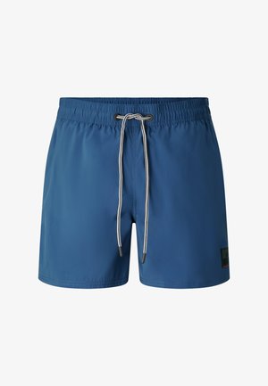 Blå badebukser til mænd med elastisk taljebånd og hvid snøre, med en lille sort og rød logopatch på venstre ben.