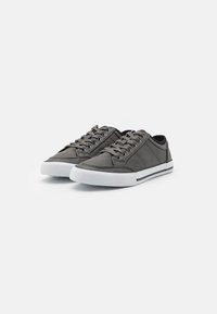 Pier One Sneakers - grey