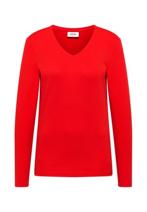 Rotes Langarm-V-Ausschnitt-T-Shirt aus glattem Baumwollstoff. Hat ein schlichtes Design mit einem Etikett am Hals. Keine Muster oder Verzierungen.