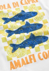 Next REGULAR FIT - HEAVYWEIGHT SHORT SLEEVE CREW NECK - T-shirts print - white amalfi fish graphic
