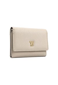 Portafoglio in pelle tessurizzata beige con chiusura a pieghe, logo dorato "Y?" sul fronte e forma rettangolare compatta su sfondo bianco.