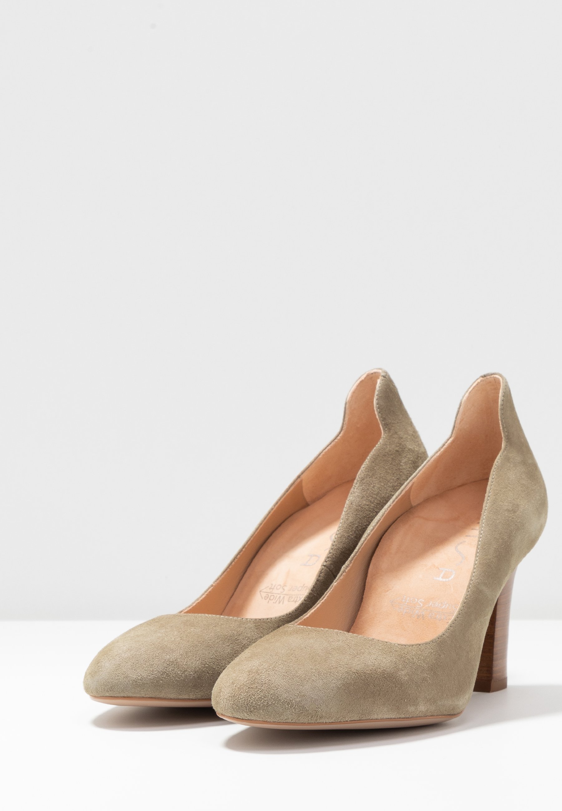 unisa wide fit pumps