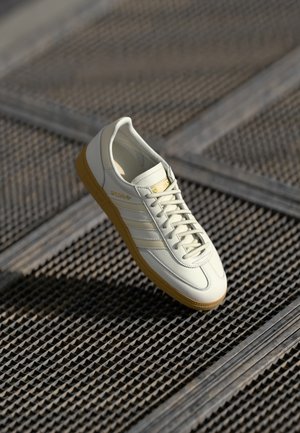 adidas Originals HANDBALL SPEZIAL UNISEX - Sneakers laag - core white/white