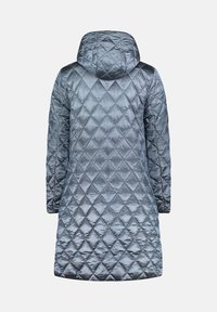 Gepolsterter, gefütterter Mantel in Hellblau mit einer glänzenden, glatten Textur. Verfügt über ein Rautenmuster und lange Ärmel. Die Rückansicht zeigt einen geraden Schnitt.