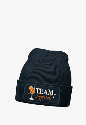 MoonWorks, TEAM APEROL - PATCH MIT SPRUCH - Beanie - dunkelblau