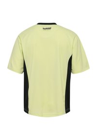 Fluorescerende gul atletiktrøje med sorte sidepaneler og rund hals. Har et struktureret stof med korte ærmer.