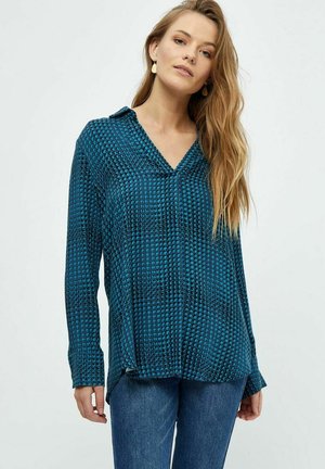 PCPALMER V-NECK - Blouse - moonlit ocean print