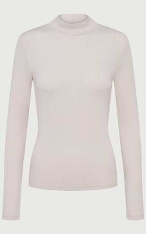 Svijetlosmeđi dugi rukav turtleneck majica izrađena od mekane, rastezljive tkanine. Prilagođeni dizajn s reljefnom teksturom i standardnim manžetama.