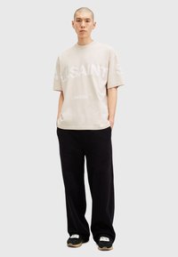 AllSaints BIGGY CREW - Camiseta estampada - true beige