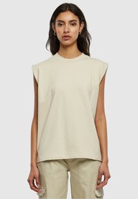 Urban Classics T-shirts - softseagrass