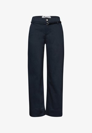 Tmavě modré široké kalhoty s vysokým pasem, poutky na pásek, pásek ze stejného materiálu se stříbrnou sponou a zapínáním na knoflíky vpředu.