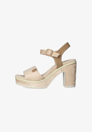 Sandalo beige in suede con punta aperta, tacco a blocco, cinghia regolabile alla caviglia e suola platform cucita.