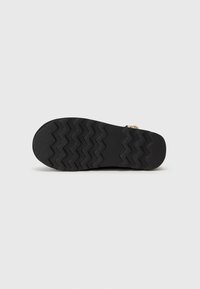 Marco Tozzi GUIDO MARIA - Botas para la nieve - black