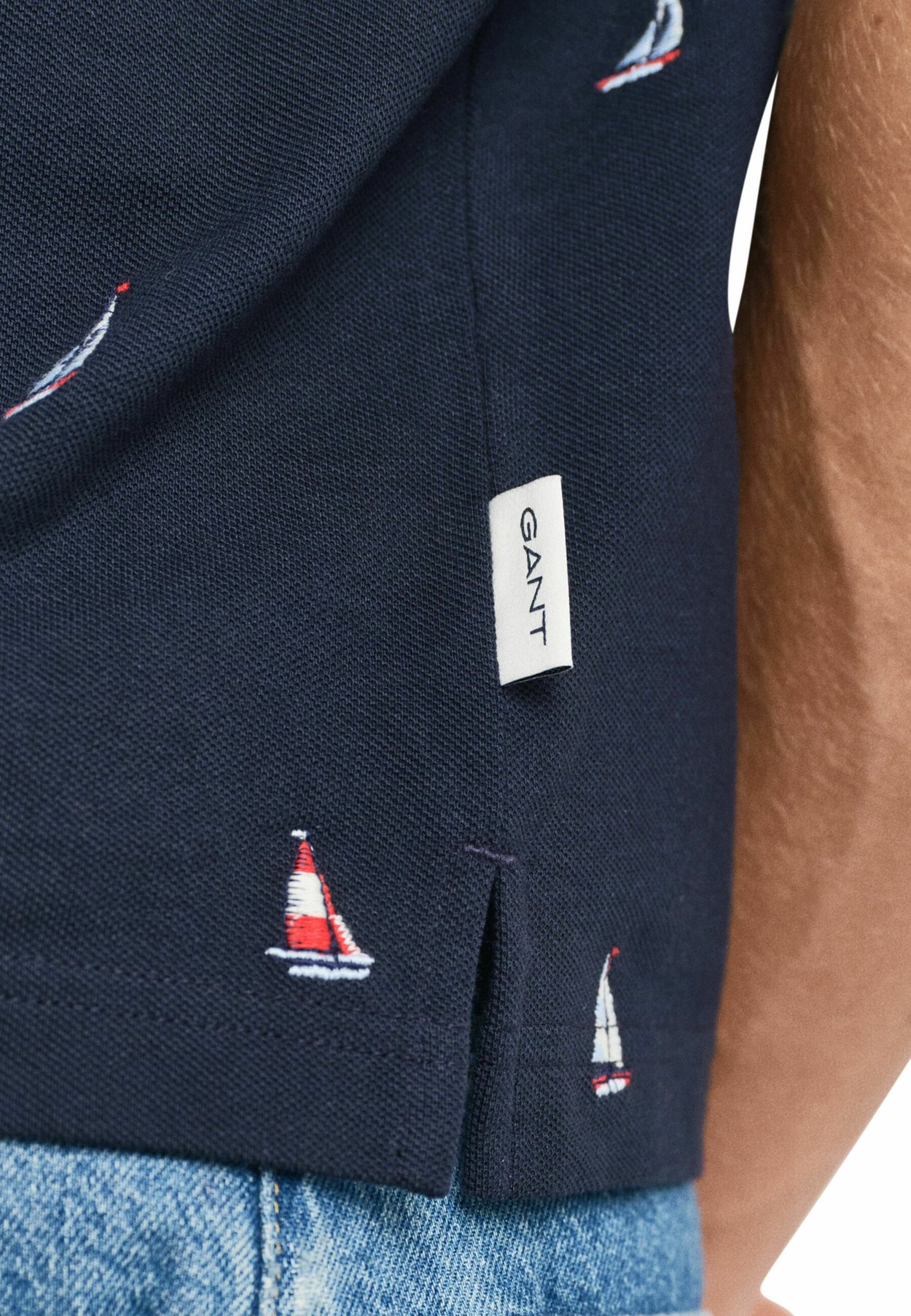 EMBROIDERED GRAPHIC