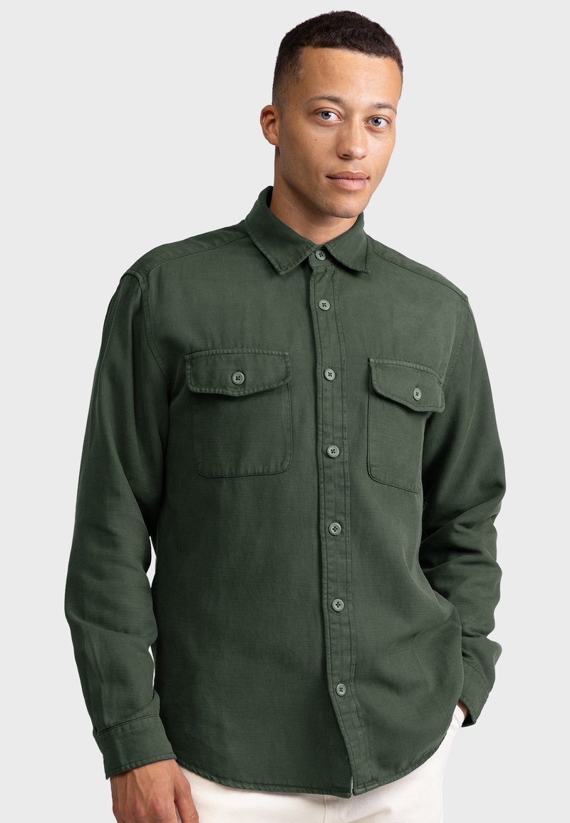 Redefined Rebel COOPER REGULAR FIT - Vapaa-ajan kauluspaita - climbing ivy
