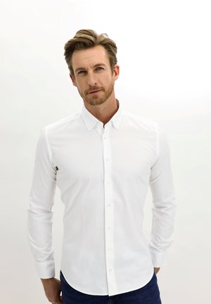 OXFORD GEKNÖPFTER KRAGEN SLIM FIT TALL - Camicia elegante - White