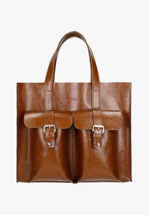 Sac en cuir brun avec deux poches avant et quincaillerie en métal argenté, présentant une texture lisse et des poignées robustes, pour un transport polyvalent.