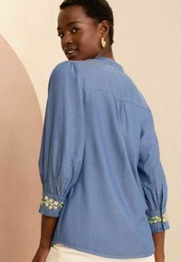 Love & Roses V NECK 3/4 SLEEVE BUTTON THROUGH REGULAR FIT - Blus - blue tencel embroidery