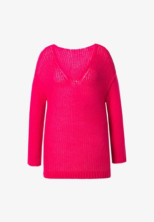 Lyserød strikket sweater med V-hals, lange ærmer og løs pasform. Teksturen er åben vævning med ribbede detaljer ved kant og manchetter.