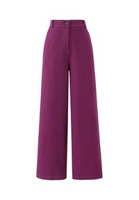 Pantalon taille haute, jambe large avec des rayures verticales violettes et noires, fermeture à bouton à l'avant et passants de ceinture.
