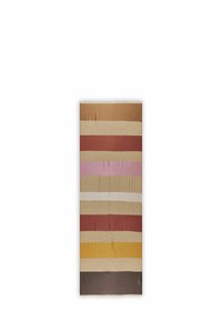 Tissu striped multicolore présentant des nuances de marron, crème, rose et moutarde. Texture douce avec des bords festonnés. Forme rectangulaire.