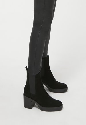 Enkellaarsjes met plateauzool - black