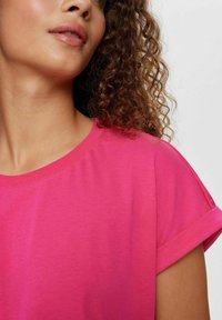 Nümph NUBEVERLY NOOS - Camiseta básica - raspberry sorbet
