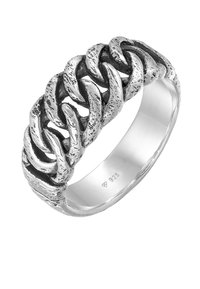 Silverfärgad ring med en chunky, flätad design. Texturerad yta med en polerad insidan. Märkt med "925" för att bekräfta äktheten av sterlingsilver.