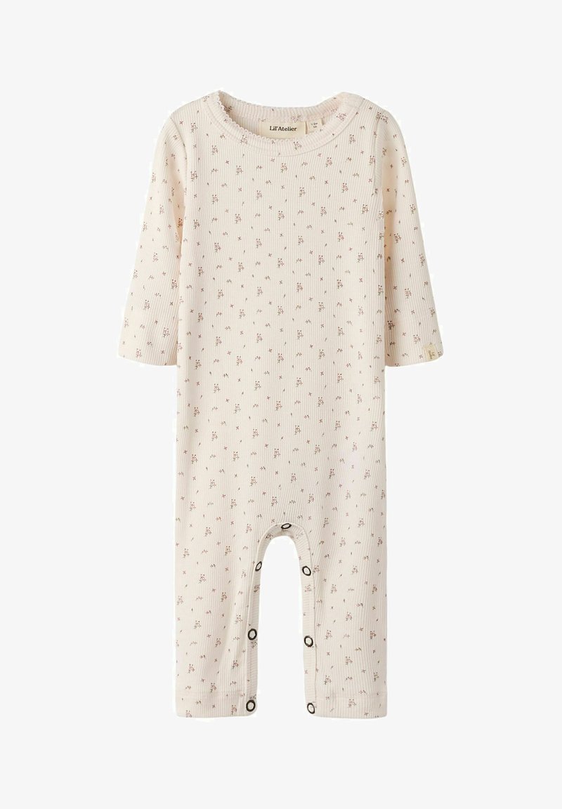 Crème geribbelde baby romper met lange mouwen, kleine rode bloemenprint, drukknoopjes langs de binnenbenen en een ruches decolleté.