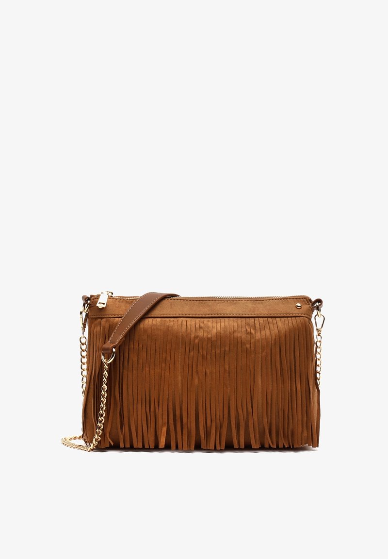 Braune Wildledertasche mit Fransenverzierung. Verfügt über einen Reißverschluss, einen abnehmbaren Kettenriemen und einen glatten Leder-Schulterriemen.