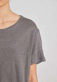 GAI+LISVA IVALO  TEE  - Jednoduché tričko - gargoyle