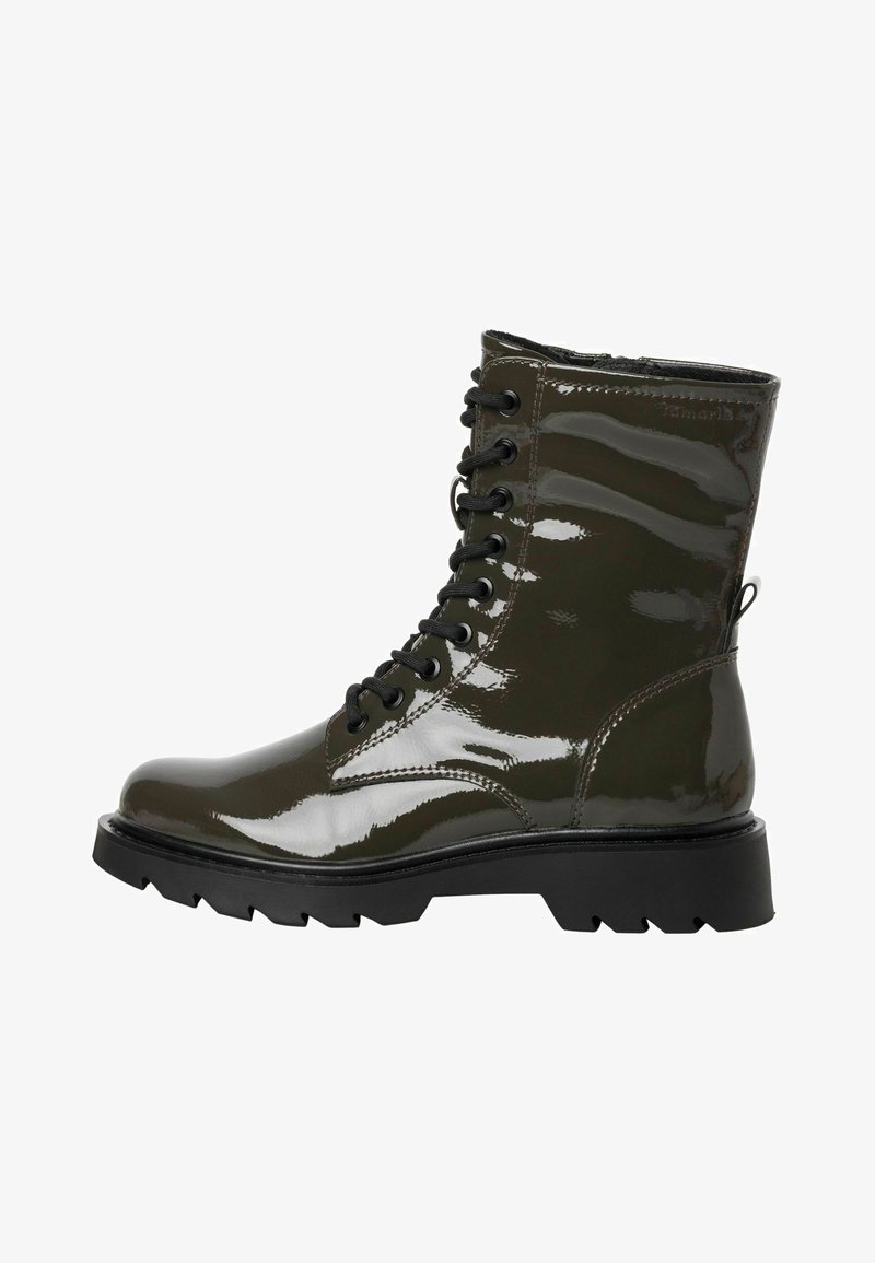 Tmavozelené lakované lace-up bojové čižmy s okrúhlou špicou, textúrovanou čiernou podrážkou a výraznými očkami.