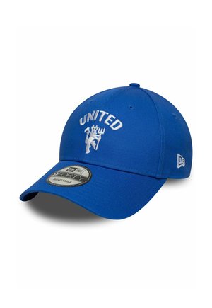 Blaue verstellbare Baseballkappe mit weißem "UNITED"-Schriftzug und besticktem Löwen-Logo, der einen Dreizack hält, auf der Vorderseite.
