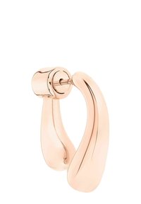 Roséguld hoopörhänge med en smäcker, böjd design. Har en polerad yta och en säker bakdel med en rundad accent.