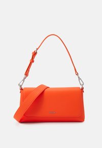 MUST SHOULDER BAG - Τσάντα χιαστί - flame