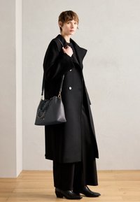 Anna Field Käekott - black