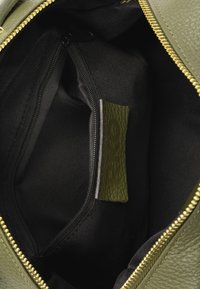 RYŁKO Borsa a tracolla - olive