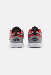 Jordan JORDAN 1 LOW - Joggesko - black/fire red/cement grey/white