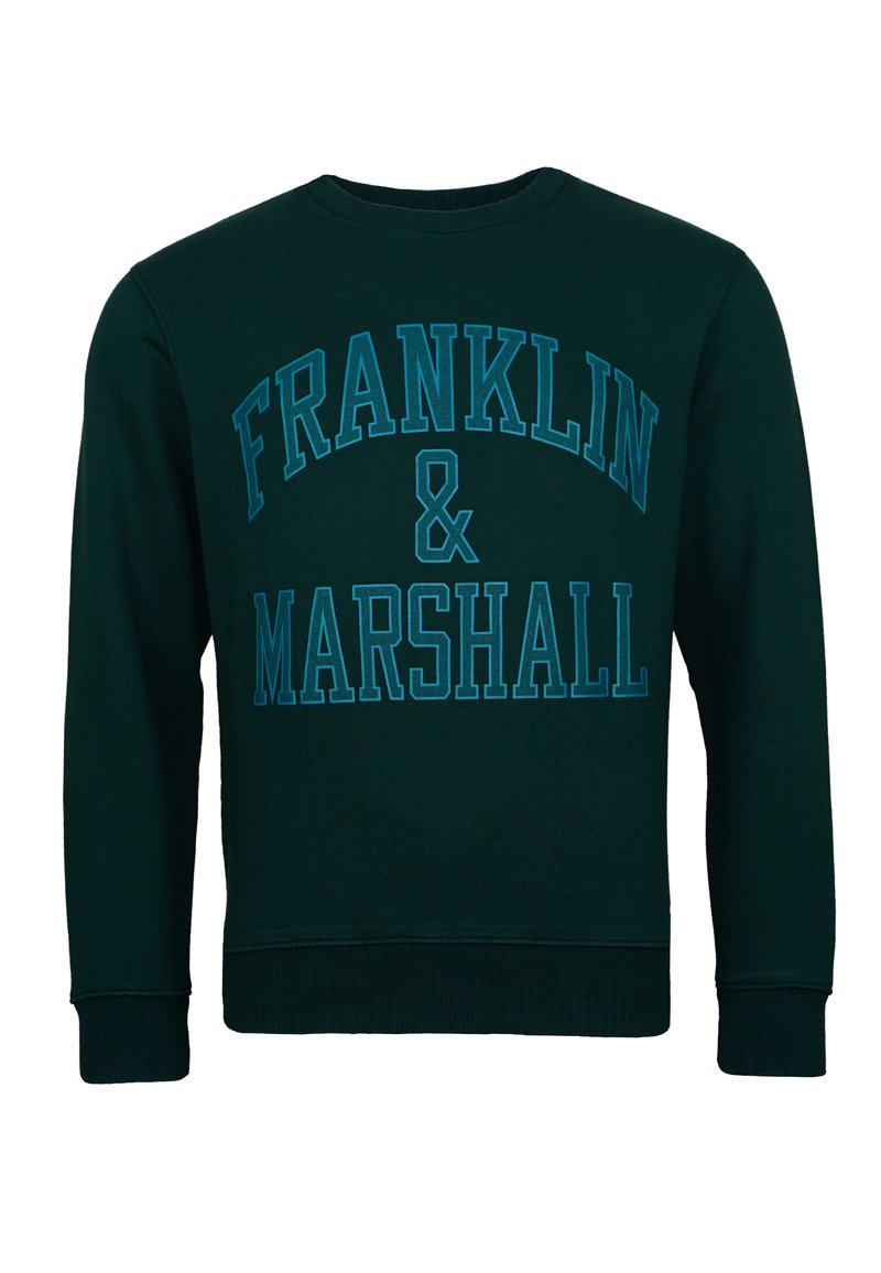 Zelena bombažna majica s kapuco z velikimi modrimi črkami, ki črkujejo "FRANKLIN & MARSHALL" na sprednji strani; rebrast krožni ovratnik in manšete.