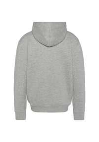Sudadera gris con una textura suave, con capucha, mangas largas y una cintura acanalada. Sin marcas ni patrones visibles.