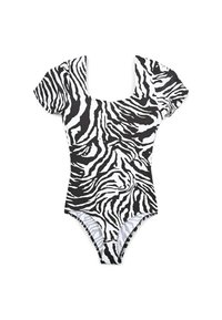 Costume intero a stampa zebra in bianco e nero con maniche a sbuffo, scollatura quadrata e aperture della gamba alte. Tessuto morbido e elasticizzato.