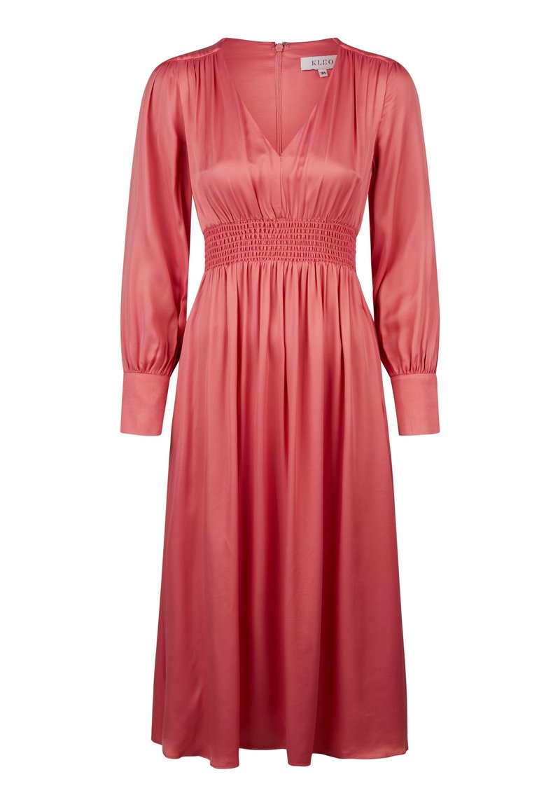 Koraal midi-jurk van gladde satin met lange mouwen, V-hals en elastische gerimpelde taille. Rugzijde met rits sluiting.