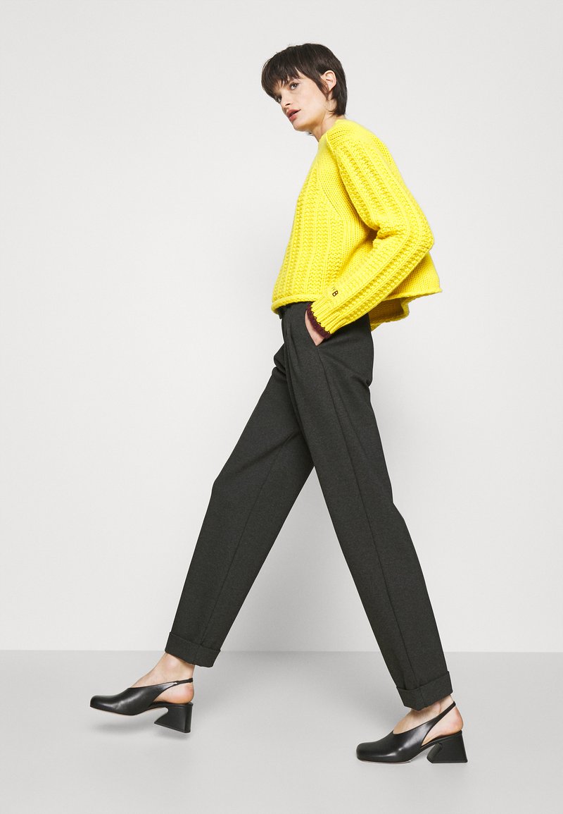 Damen Bekleidung | Victoria Victoria Beckham PLEAT TROUSER Stoffhose slate grey/grau - HD21413 Damen Bekleidung | Victoria Victoria Beckham PLEAT TROUSER Stoffhose slate grey/grau - HD21413