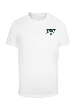 Fehér, rövid ujjú pamut póló, bal mellkason zöld "RIZZBOY" logóval. Egyszerű, klasszikus dizájn.