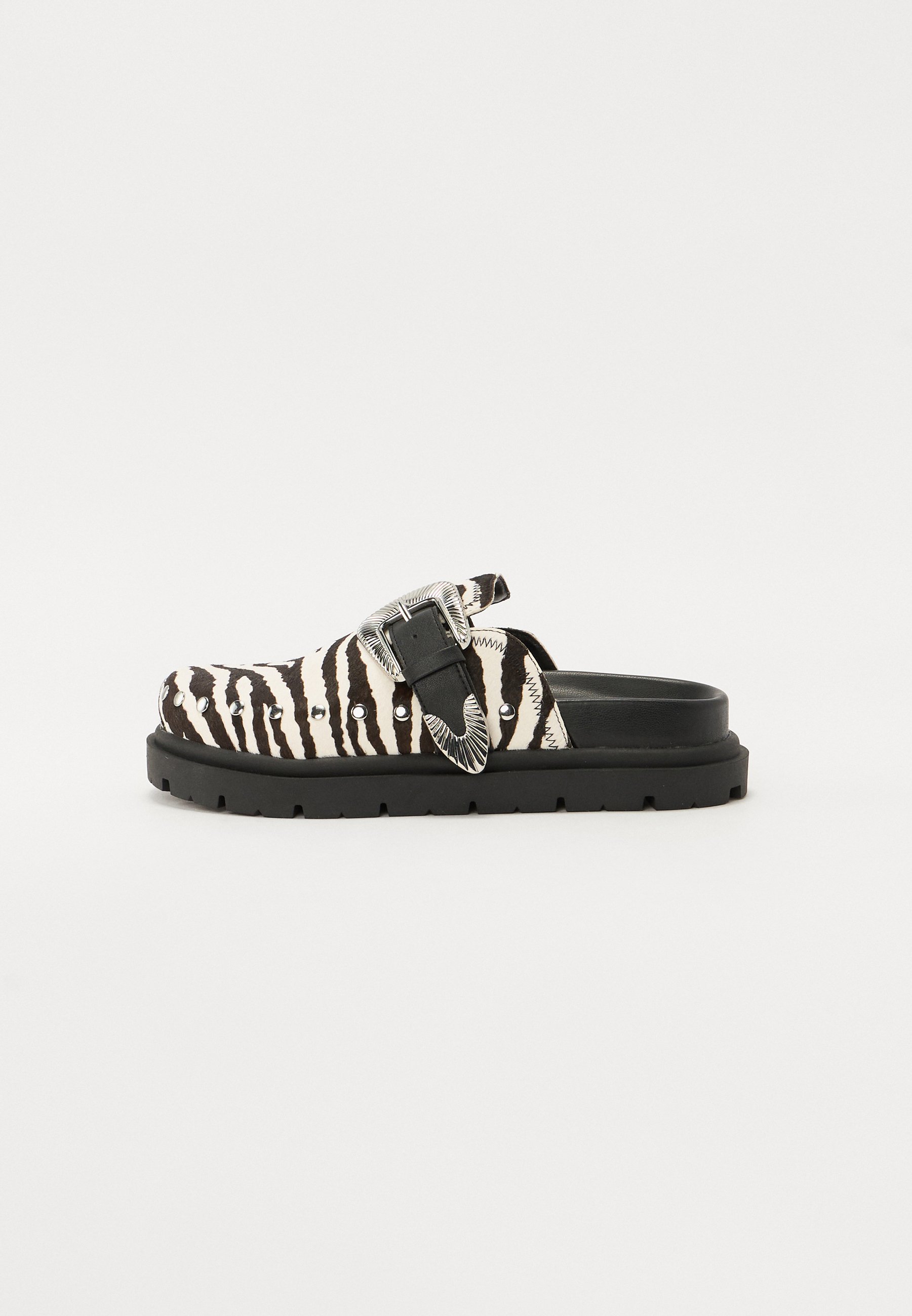 【超大人気】Steve Madden Carlotta ナチュラル キャンバス Amazon | Steve Madden レディース Bigmona サンダル, 天然