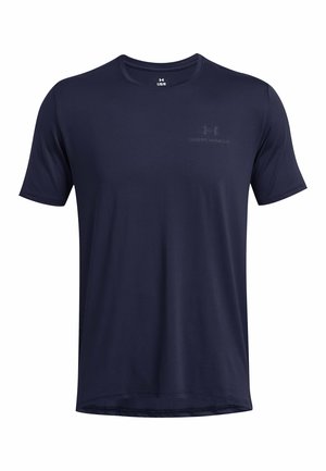 T-shirt de sport à manches courtes Under Armour bleu marine avec col rond et logo discret sur la poitrine gauche.