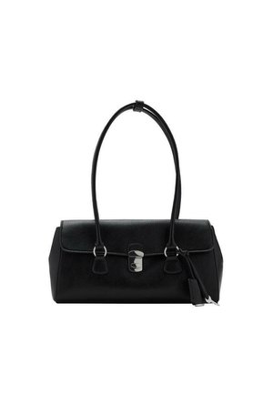 Sac à main en cuir noir avec une texture lisse, au design structuré, doté de deux poignées et d'un détail en métal argenté au centre.